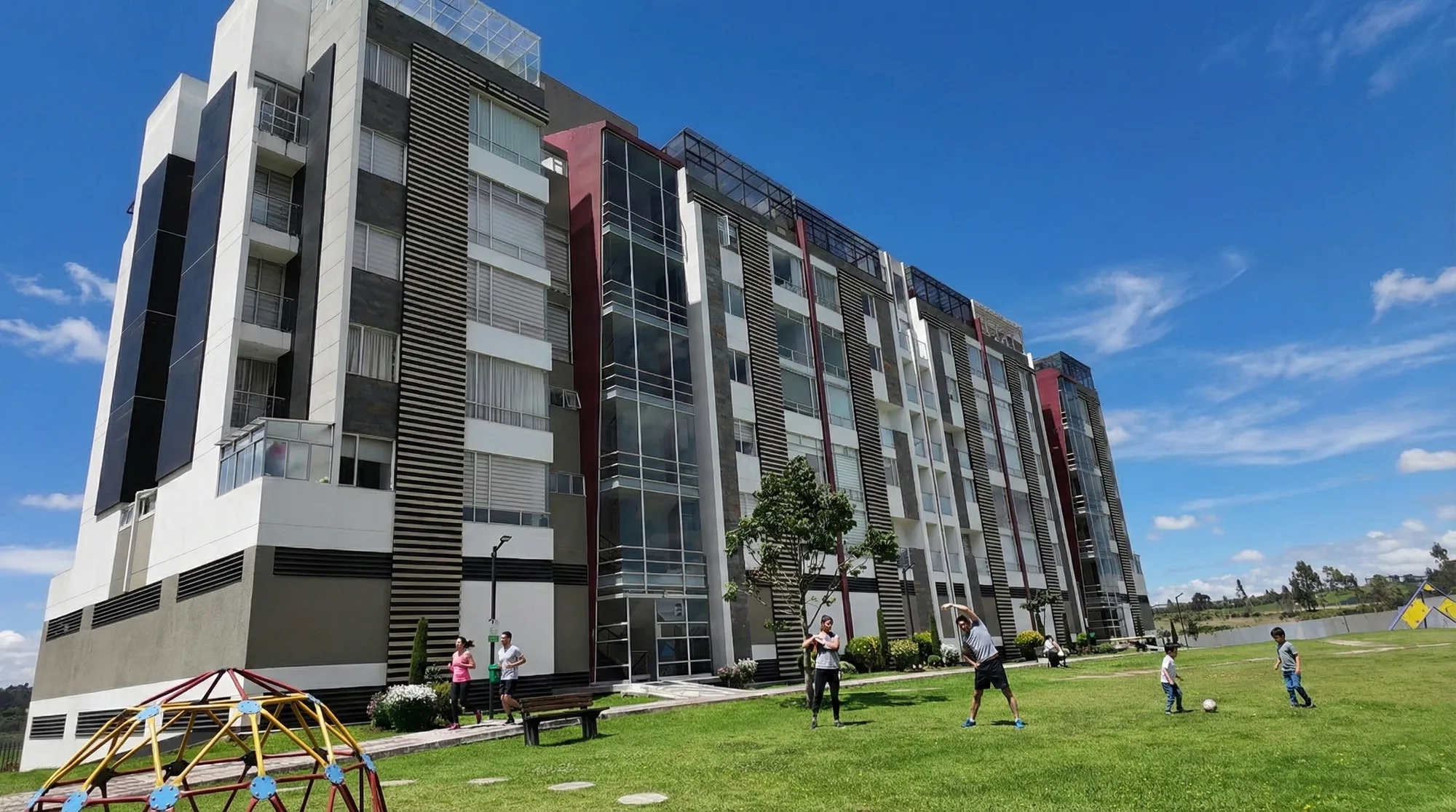 Vista Exterior Diurna